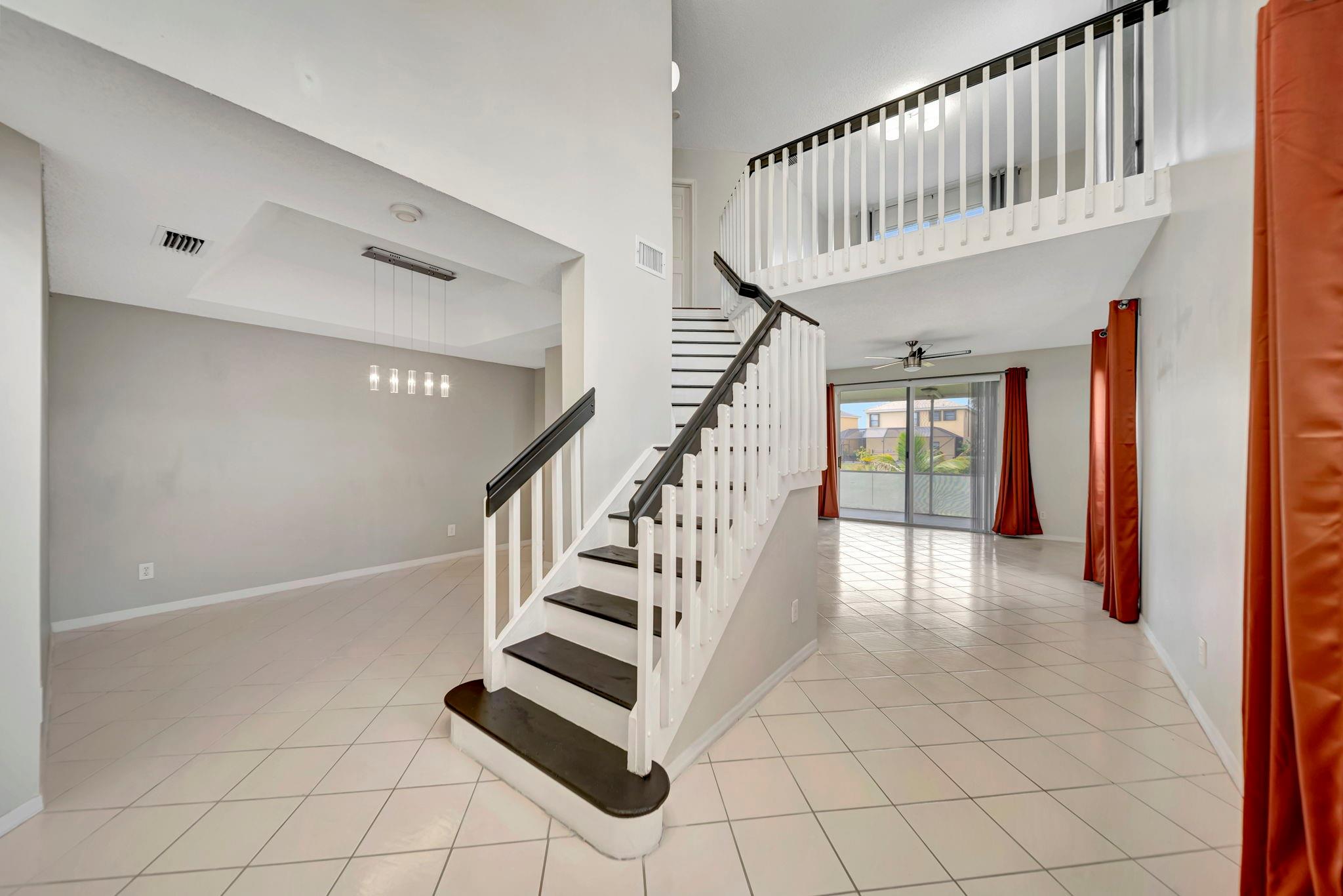 COUNTRY CLUB VILLAGE - Residential