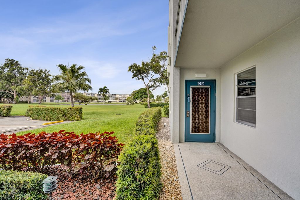 Photo of 1020 Lincoln, Boca Raton, FL 33434 (MLS # B26010299)