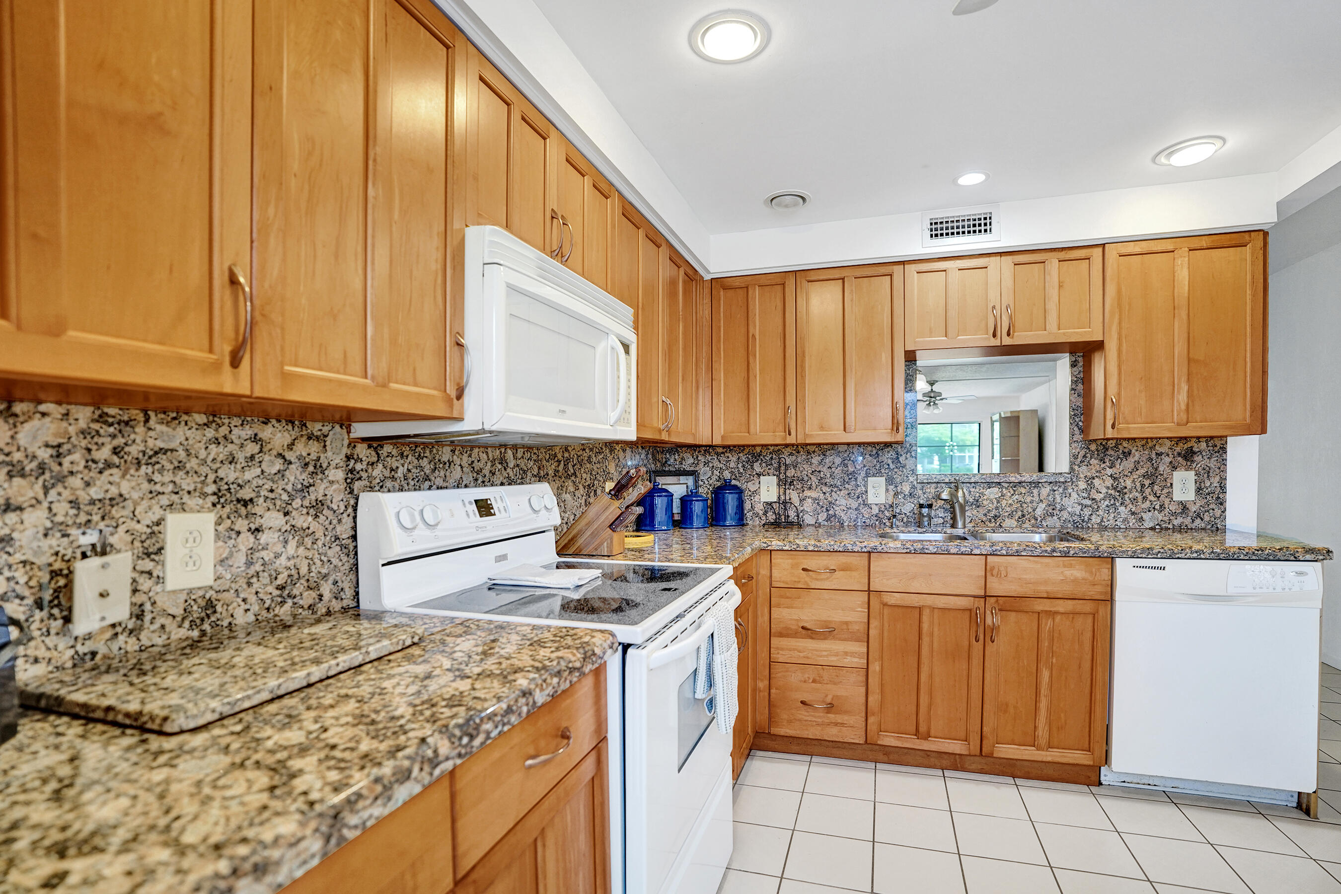 LINCOLN AT CENTURY VILLAGE CONDO - Residential