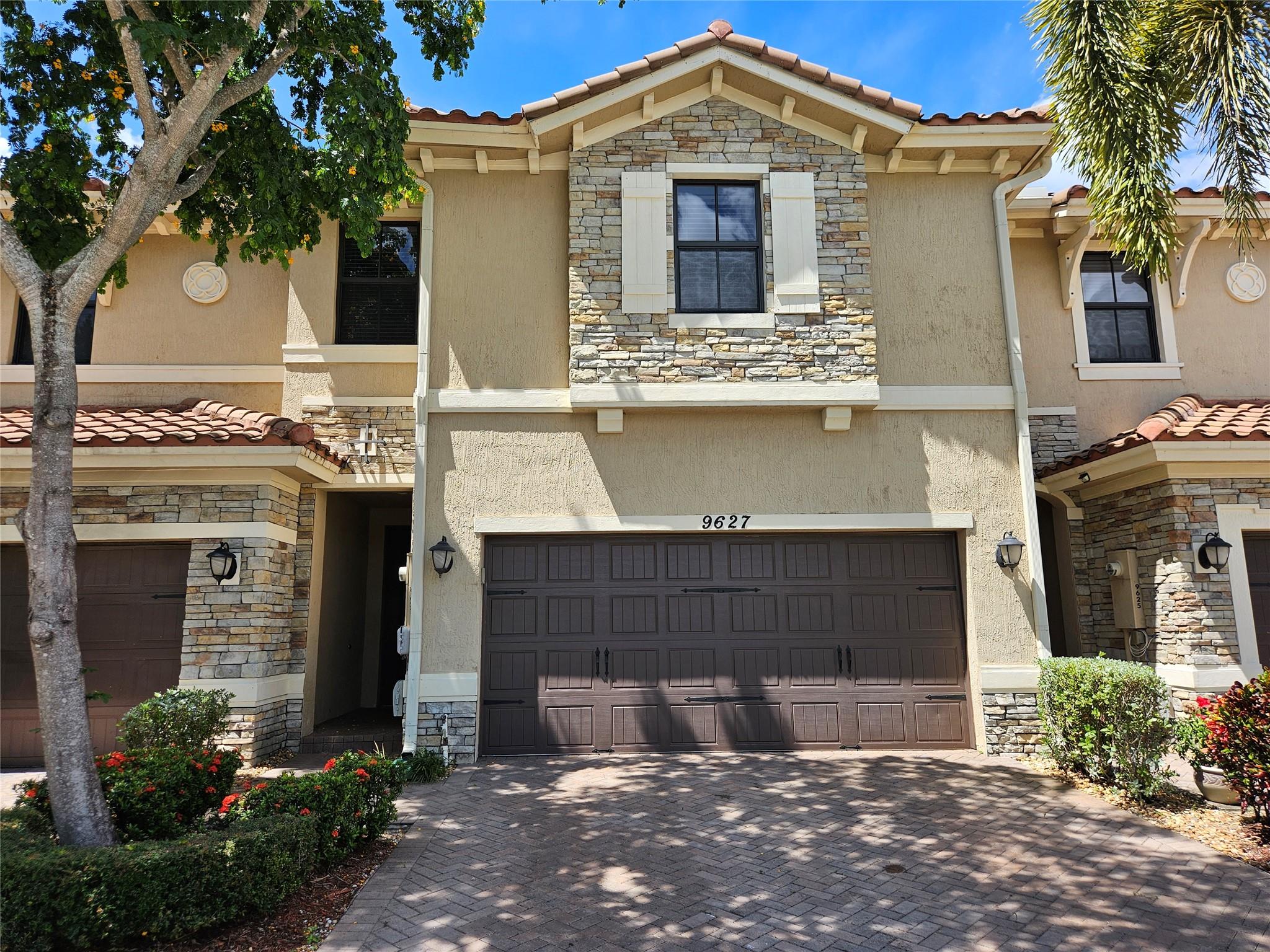 This spacious and beautifully maintained townhouse features 4 bedrooms, 3.5 bathrooms, and a 2-car garage. Enjoy peace of mind with impact-resistant windows and elegant finishes including granite countertops and stainless steel appliances. The dining room wall has been opened to create a true open-concept living space, perfect for entertaining. Upstairs, you'll find a convenient laundry area with washer and dryer included. Flooring throughout includes tile and waterproof wood-look vinyl, with no carpet anywhere in the home. Located in a gated community with access to both Miralago and Cascata amenities, including:
State-of-the-art fitness centers, Indoor basketball court, Resort-style pools
This is a must-see home offering comfort, style, and luxurious community living!