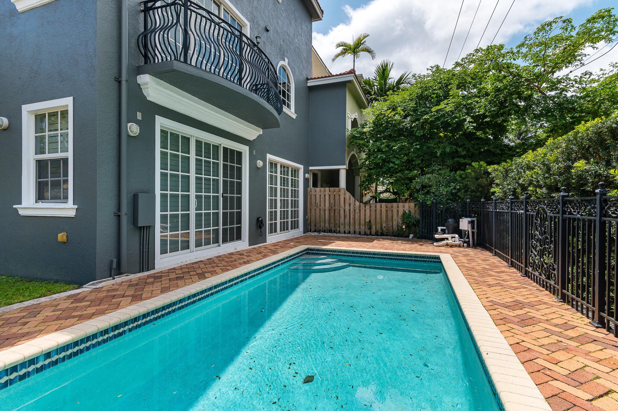 FT LAUDERDALE B-40 - Residential Lease