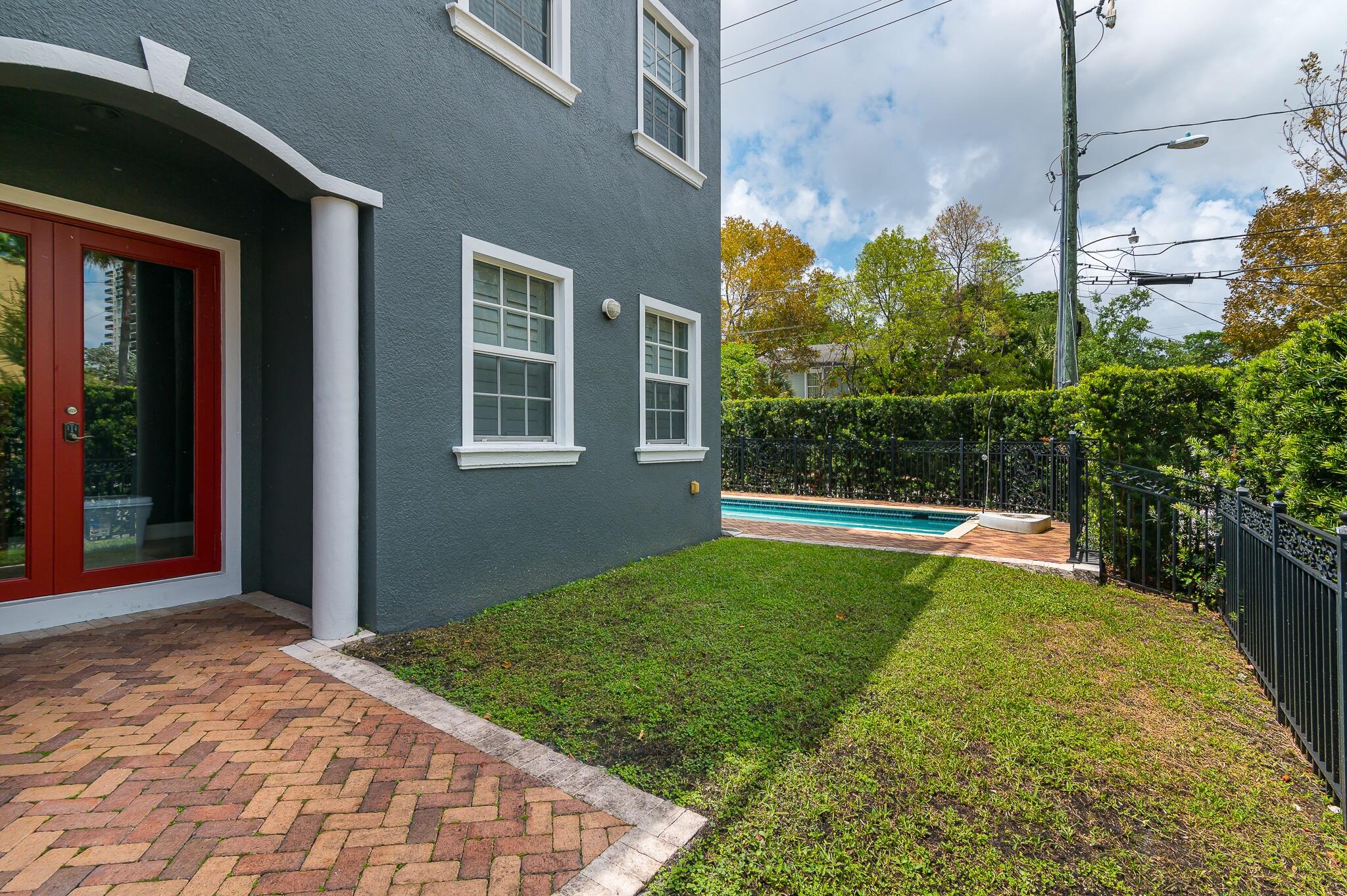 FT LAUDERDALE B-40 - Residential Lease