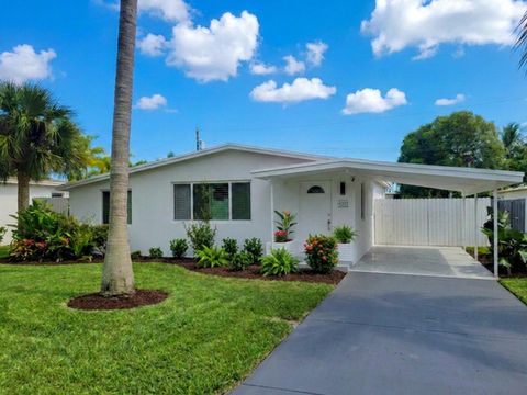 Photo of 160 NE 60TH Street, Oakland Park, FL 33334 (MLS # B26054045)