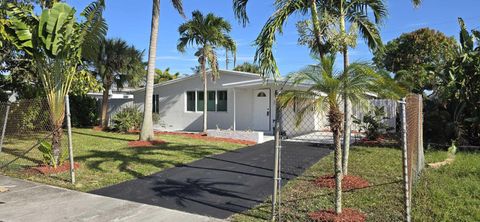 Tiny photo for 160 NE 60TH Street, Oakland Park, FL 33334 (MLS # B26054045)
