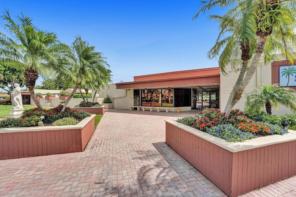 The Meadows Crystal Lake - Residential