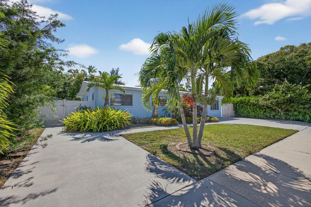 Photo of 5408 Sioux Street, Jupiter, FL 33458 (MLS # R11133875)