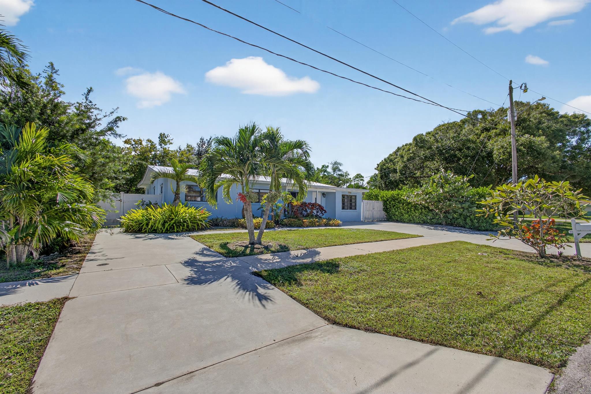View photos, virtual tours, details... 5408 Sioux Street