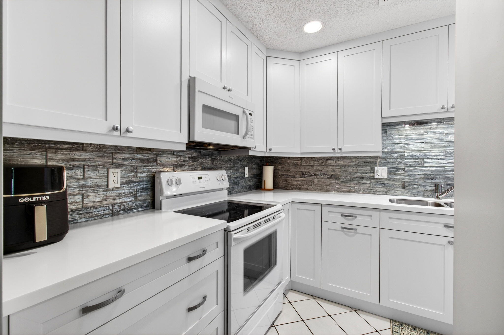 PINES OF DELRAY NORTH CONDO - Residential