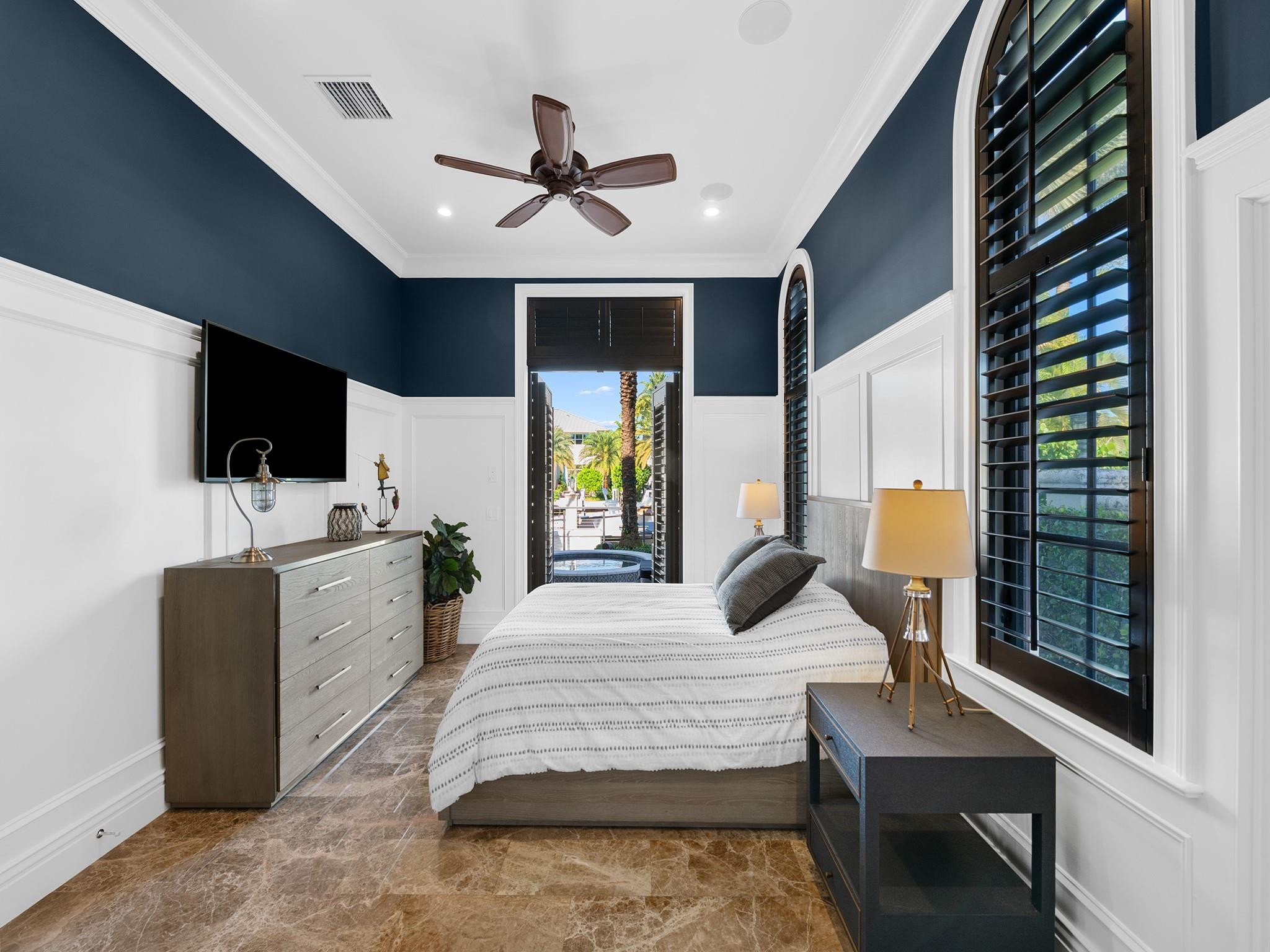 LIGHTHOUSE POINT 3RD SEC 33-24 - Residential