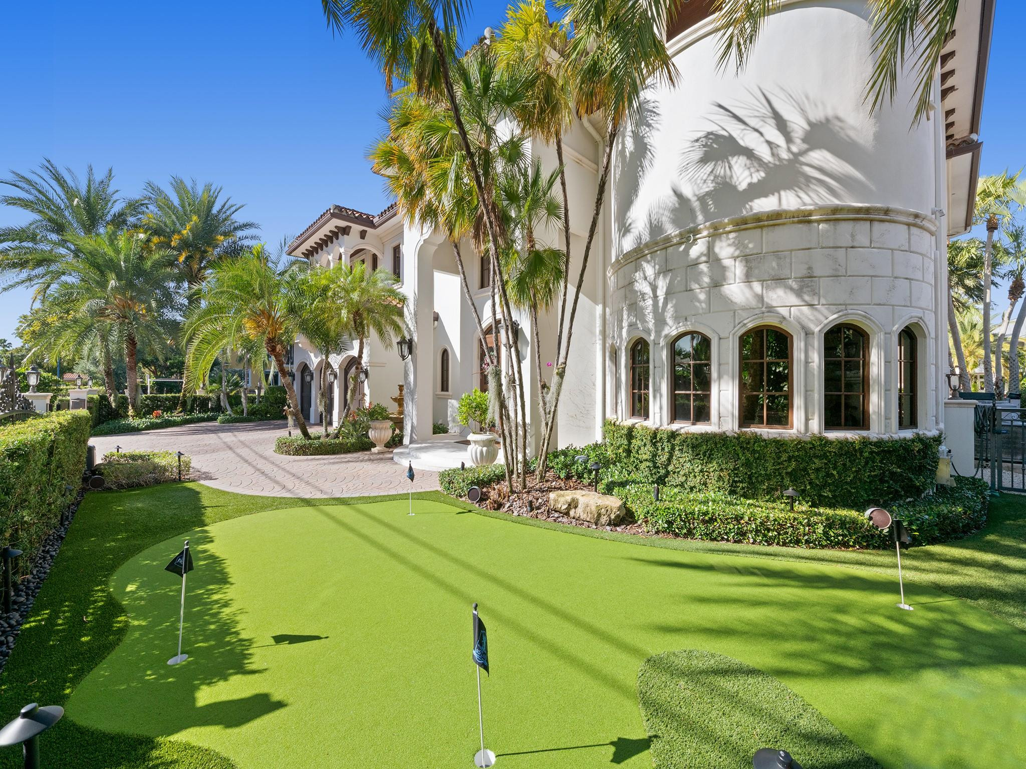 LIGHTHOUSE POINT 3RD SEC 33-24 - Residential