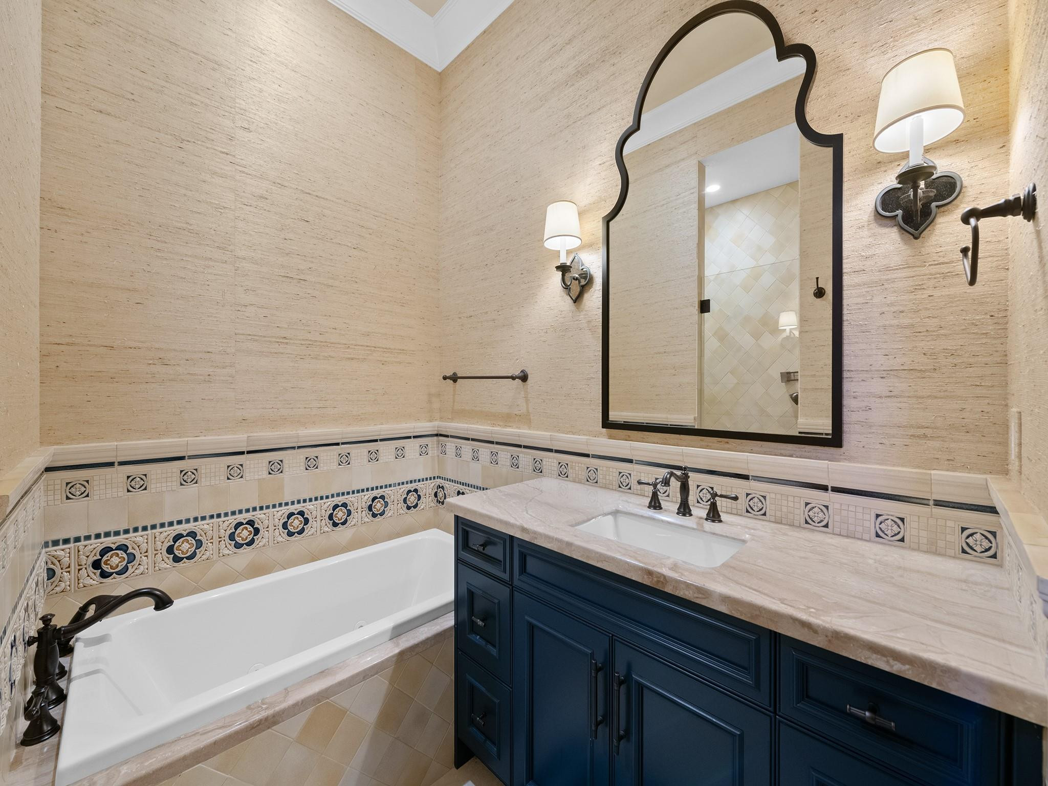 LIGHTHOUSE POINT 3RD SEC 33-24 - Residential