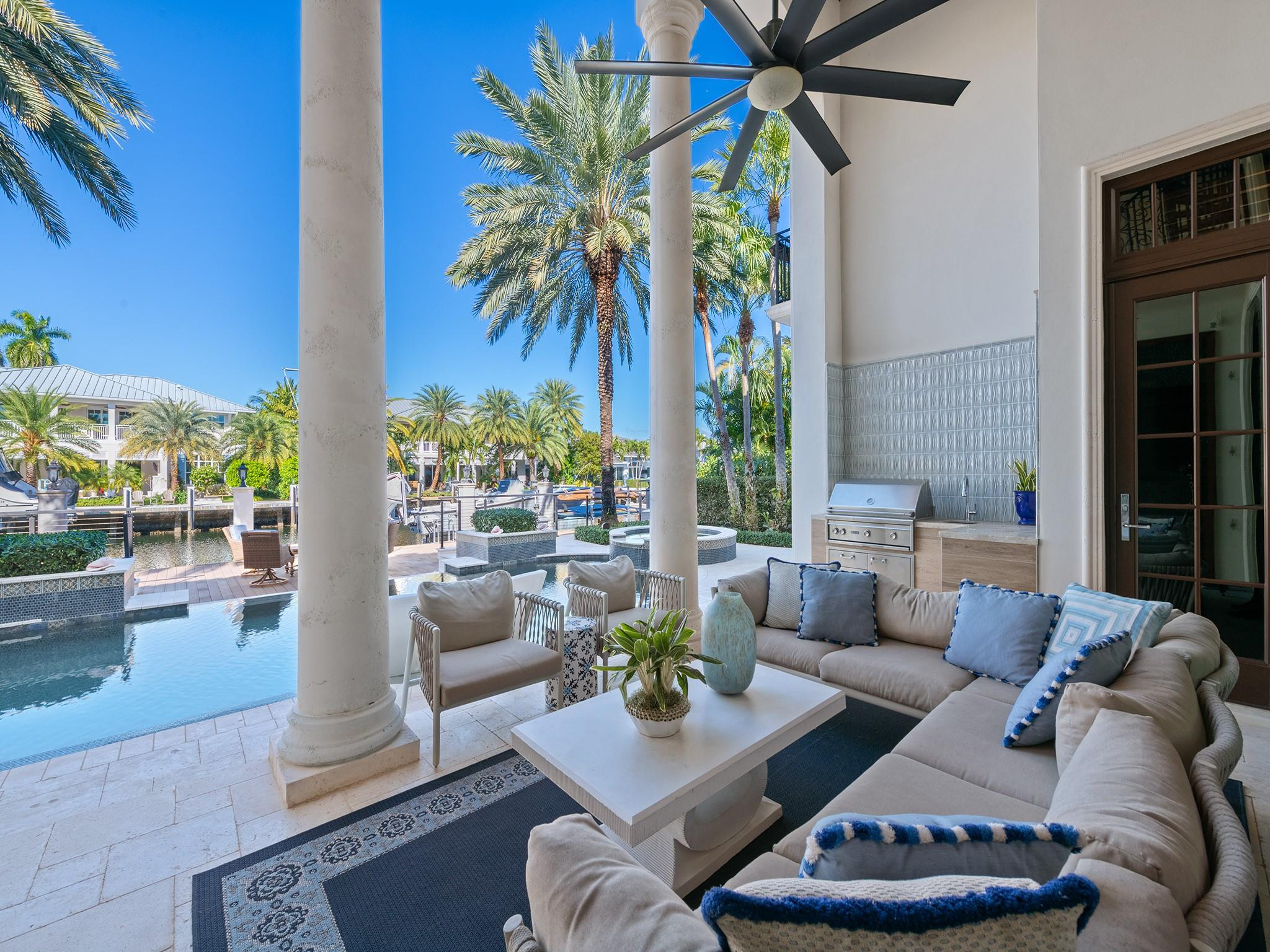 LIGHTHOUSE POINT 3RD SEC 33-24 - Residential