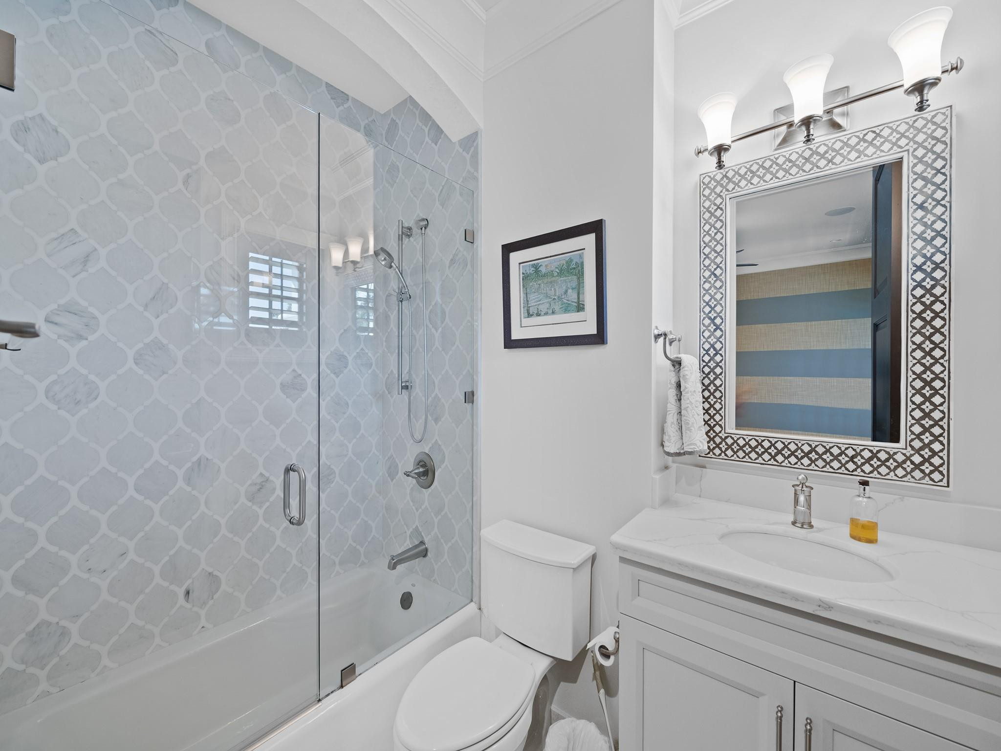 LIGHTHOUSE POINT 3RD SEC 33-24 - Residential