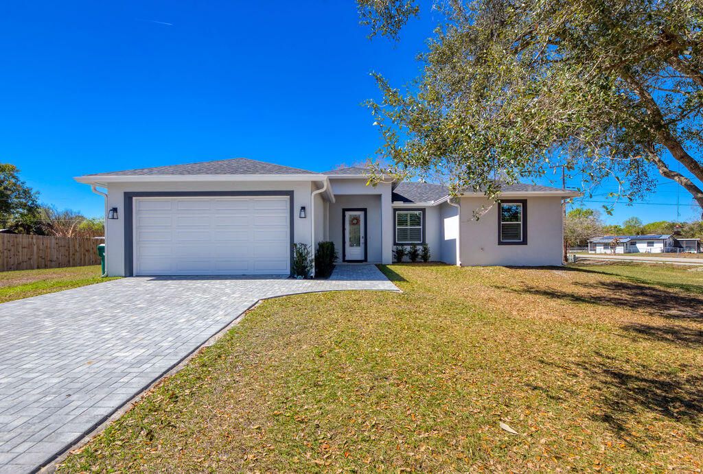 Photo of 3573 NW 18th Avenue, Okeechobee, FL 34972 (MLS # R11166337)
