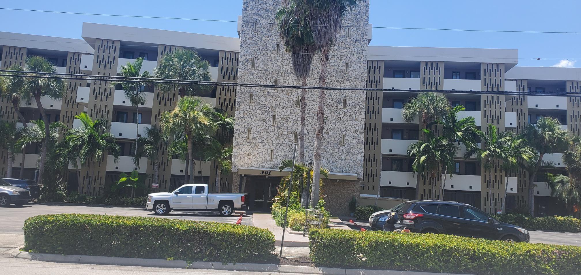 Short walking distances from shops, restaurants, supermarkets, pharmacy and Hallandale Beach. This unit features a modern kitchen with custom white cabinets, large pantry, granite countertop and S.S. appliances. Spacious living room.