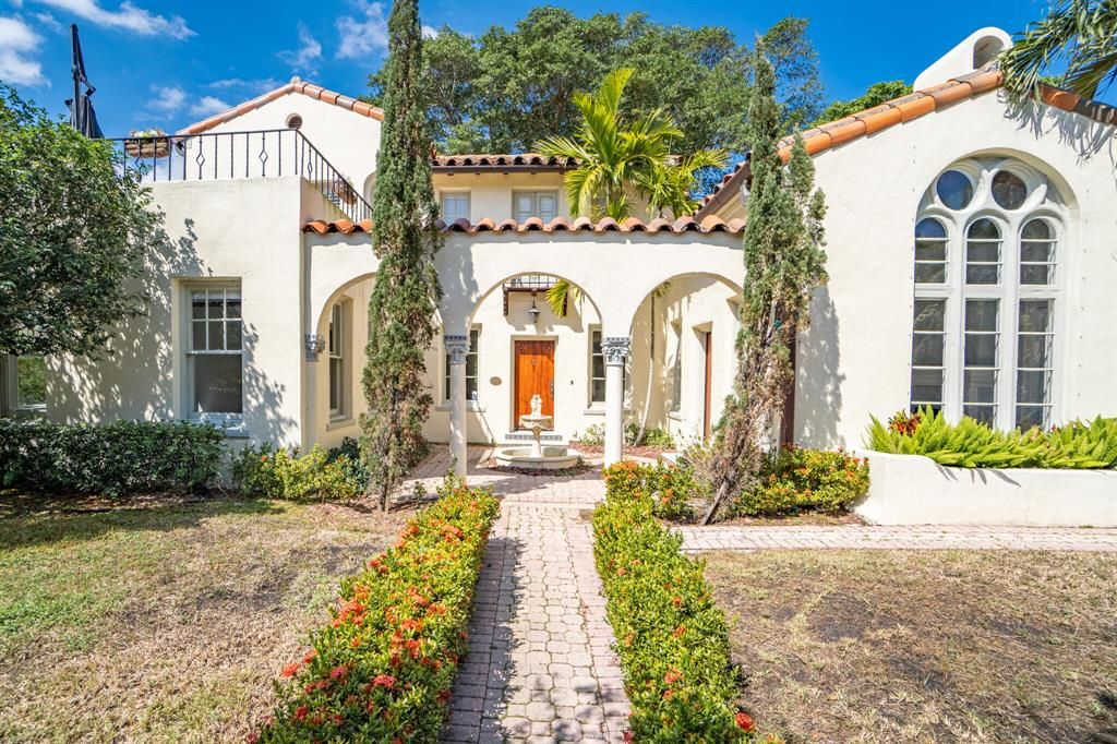 Photo of 248 NE 1st Avenue, Delray Beach, FL 33444 (MLS # R10703794)