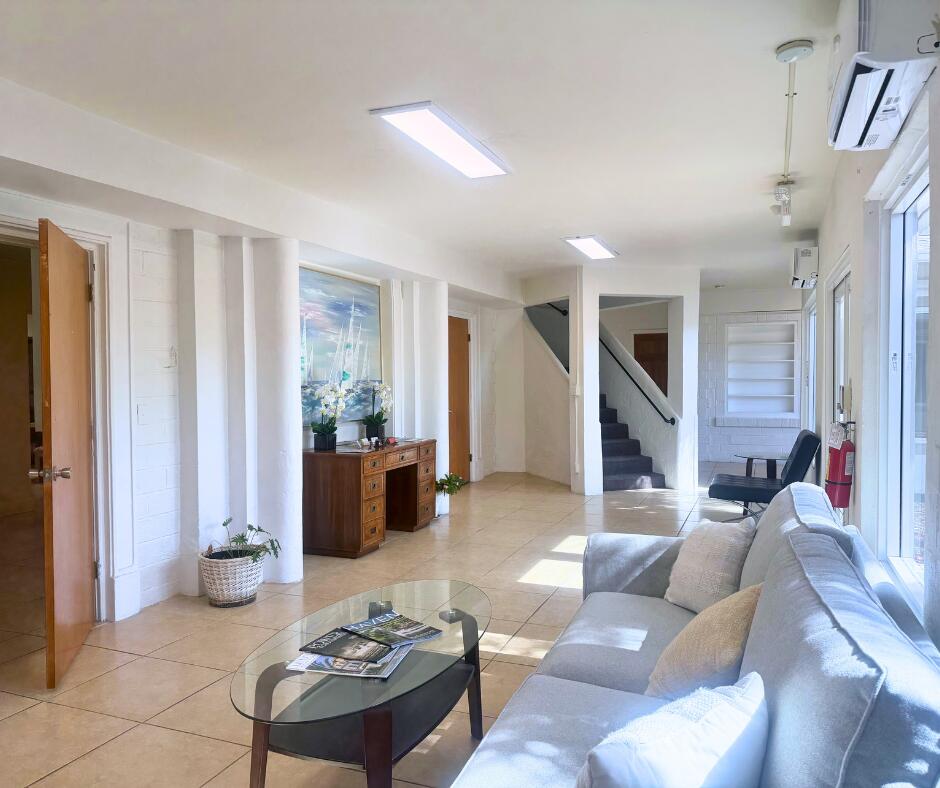 3600 Broadway Avenue Suite 6