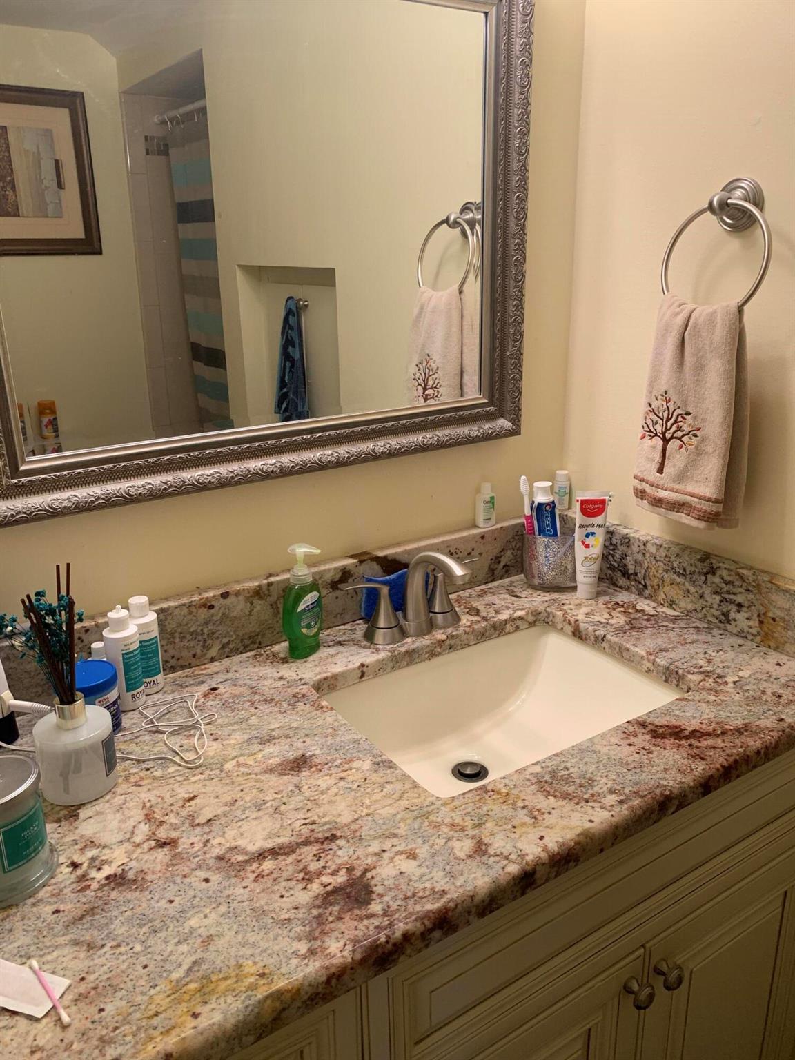 800 Greensward Court 206-I, Delray Beach, FL, 33445/$449,000 2 800 Greensward Court 206-I