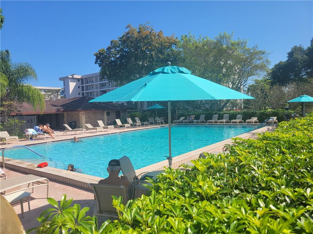 NO 8 PALM-AIRE COUNTRY CLUB - Residential Lease