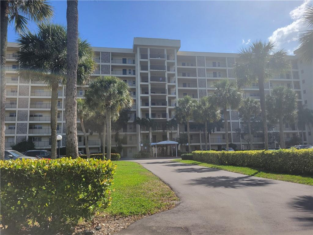 NO 8 PALM-AIRE COUNTRY CLUB - Residential Lease