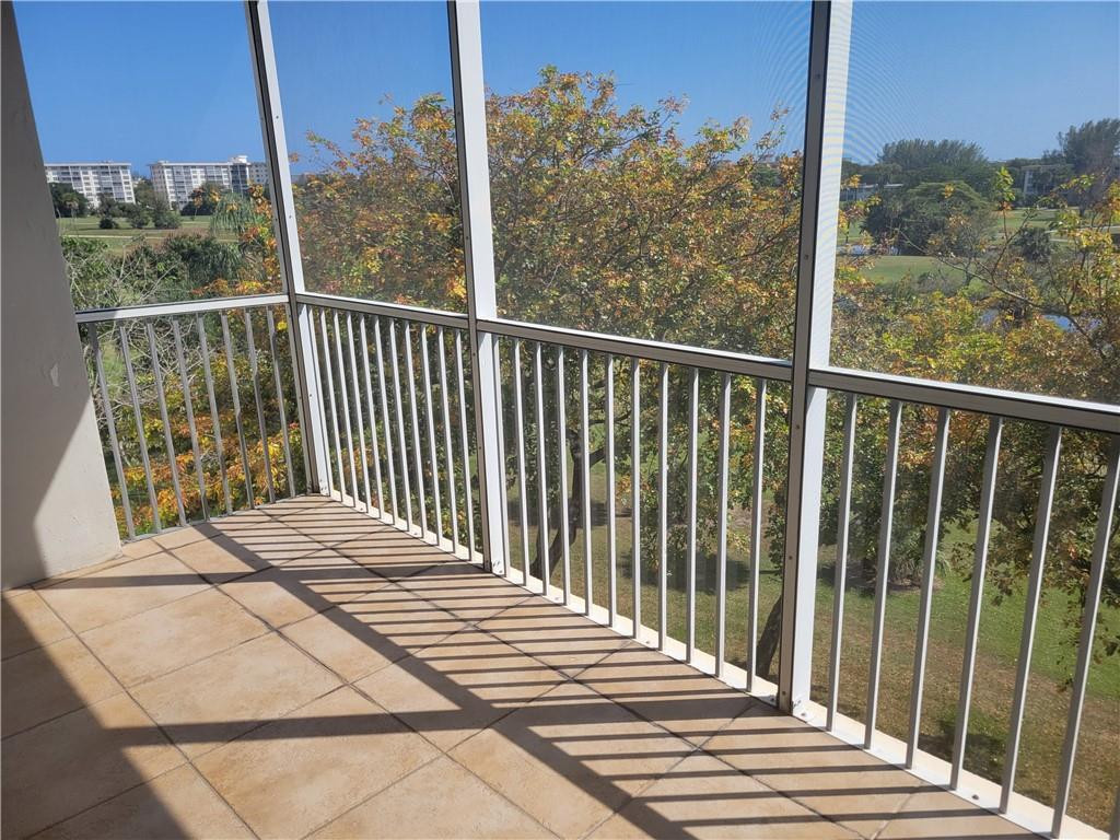NO 8 PALM-AIRE COUNTRY CLUB - Residential Lease