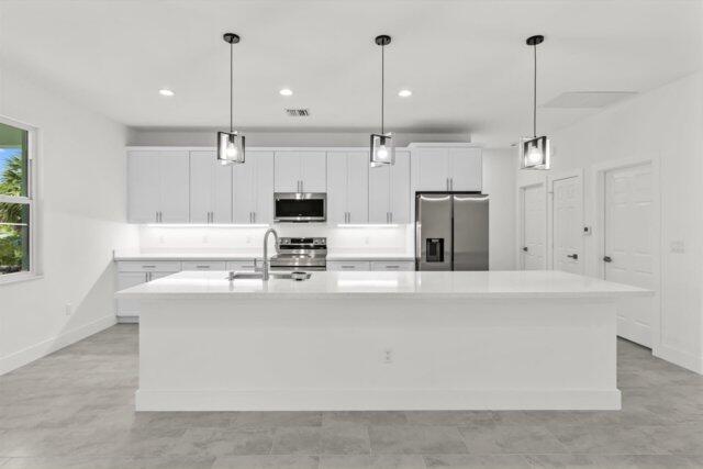 VERO LAKE ESTATES UNIT E - Residential