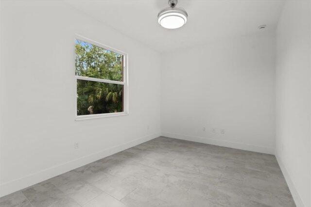 VERO LAKE ESTATES UNIT E - Residential