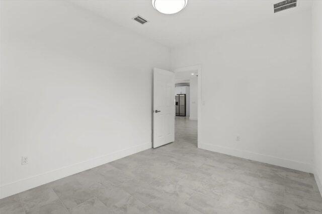 VERO LAKE ESTATES UNIT E - Residential