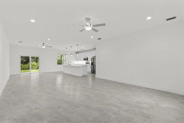 VERO LAKE ESTATES UNIT E - Residential