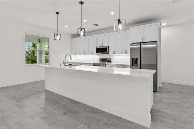 VERO LAKE ESTATES UNIT E - Residential