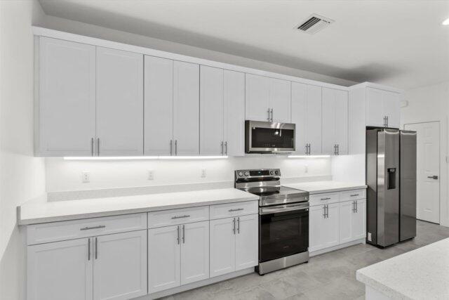 VERO LAKE ESTATES UNIT E - Residential