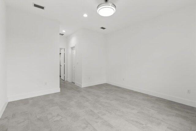 VERO LAKE ESTATES UNIT E - Residential