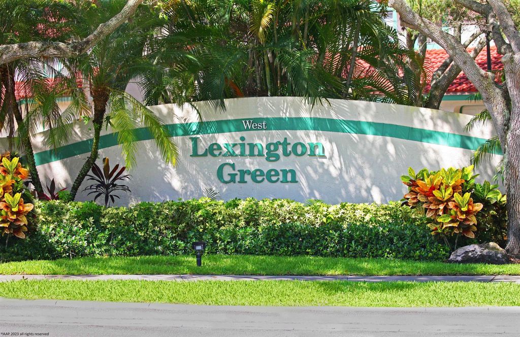 Photo of 23 Lexington Lane W #D, Palm Beach Gardens, FL 33418 (MLS # R11132179)