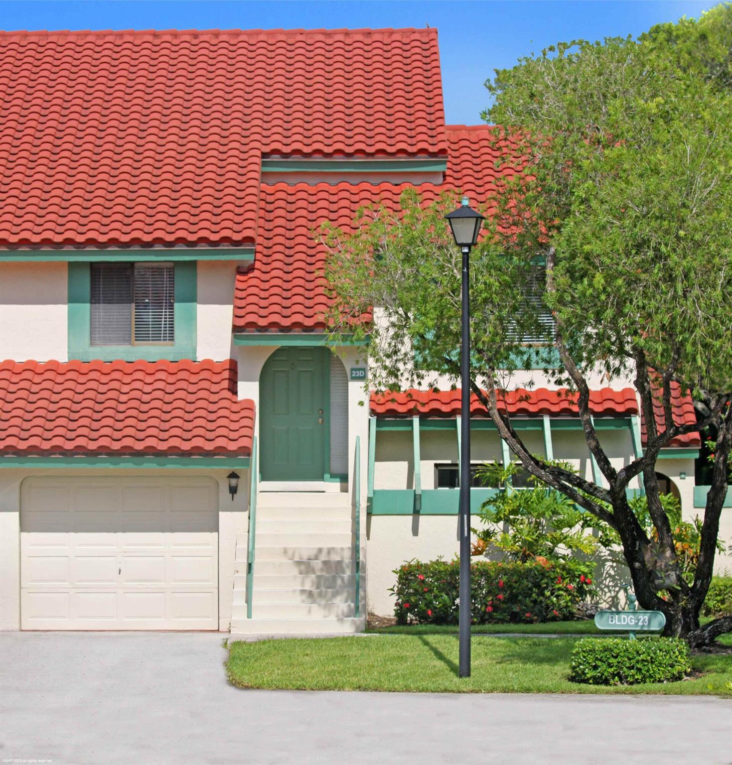 LEXINGTON GREEN CONDO - Residential Lease