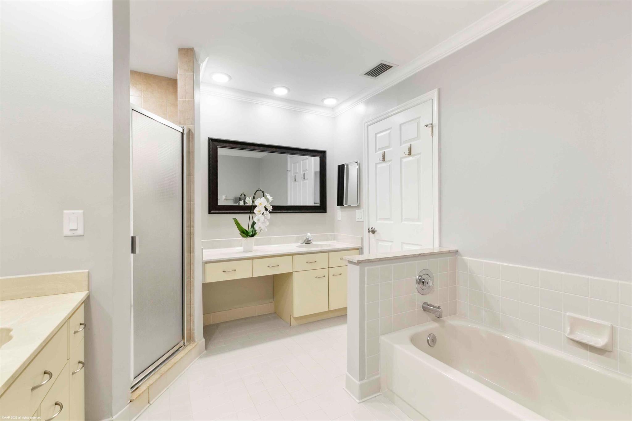 LEXINGTON GREEN CONDO - Residential Lease