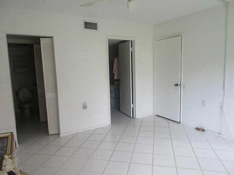 BAHAMA VILLAGE - Residential