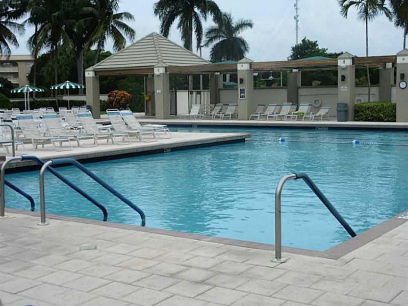 BAHAMA VILLAGE - Residential