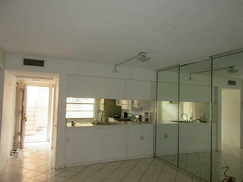 BAHAMA VILLAGE - Residential