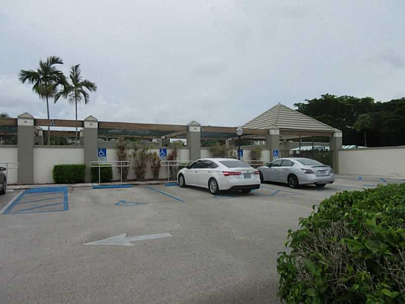 BAHAMA VILLAGE - Residential