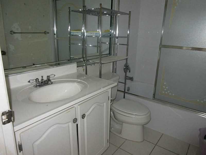 BAHAMA VILLAGE - Residential