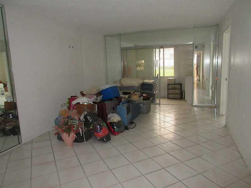 BAHAMA VILLAGE - Residential