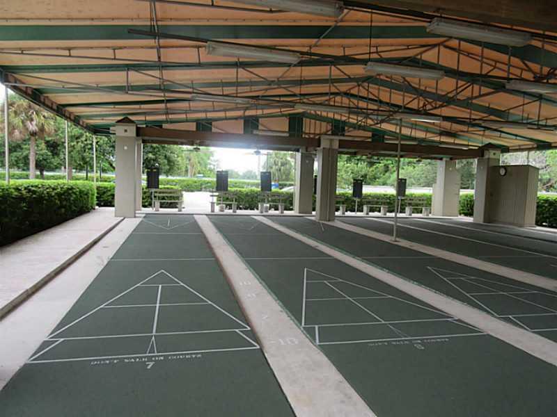 BAHAMA VILLAGE - Residential