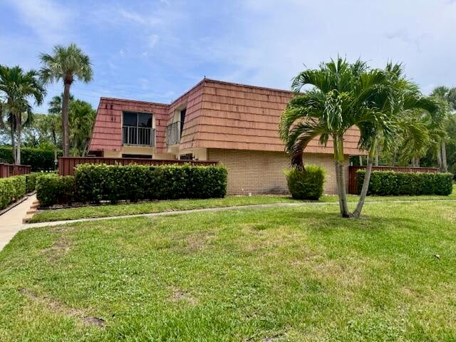 Photo of 217 LIVE OAK Lane, Boynton Beach, FL 33436 (MLS # B26075197)