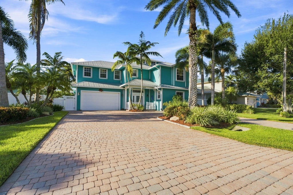 Photo of 1404 SW SEAGULL Way, Palm City, FL 34990 (MLS # B26072667)