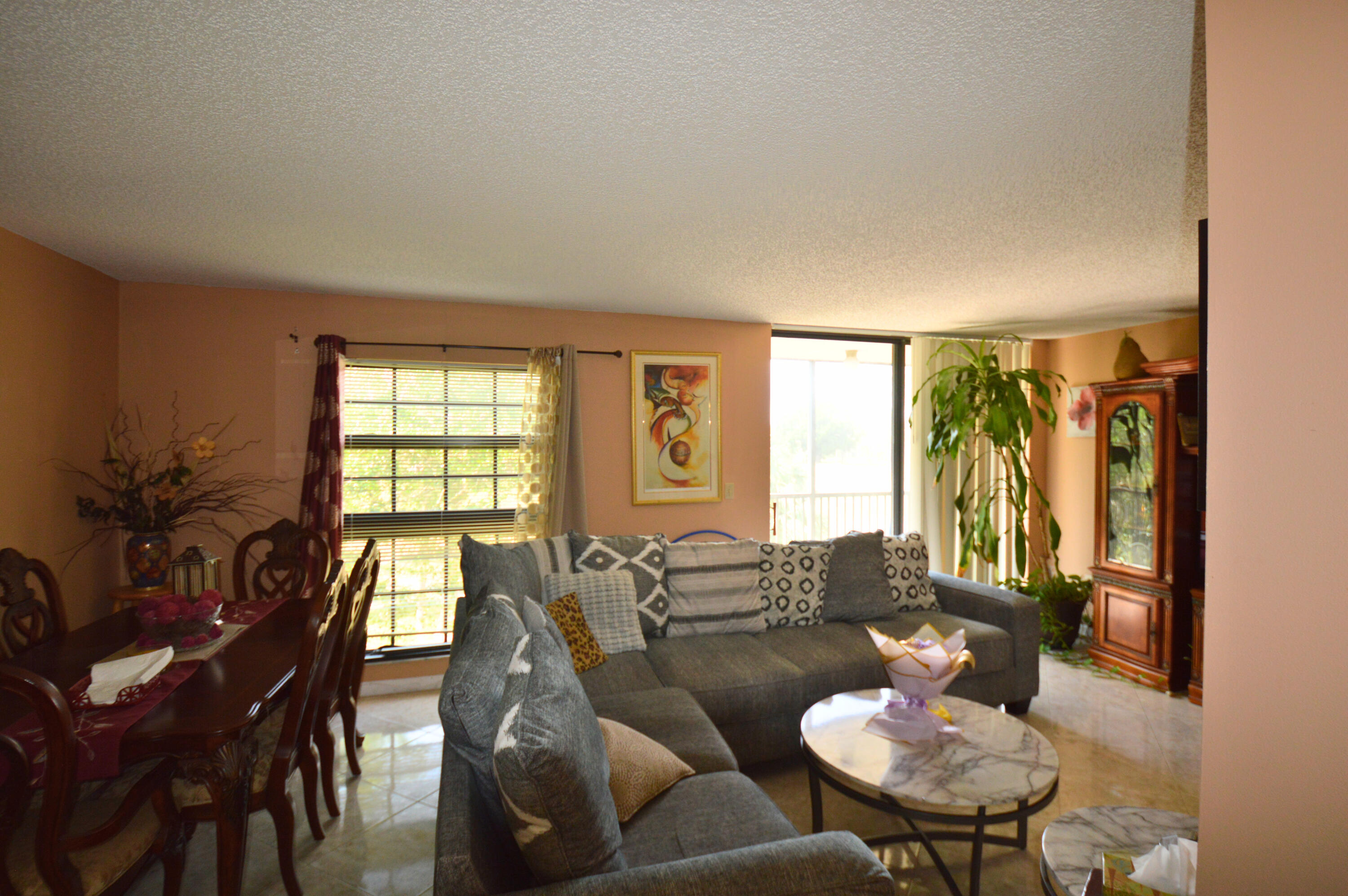 INVERWOOD CONDO - Residential