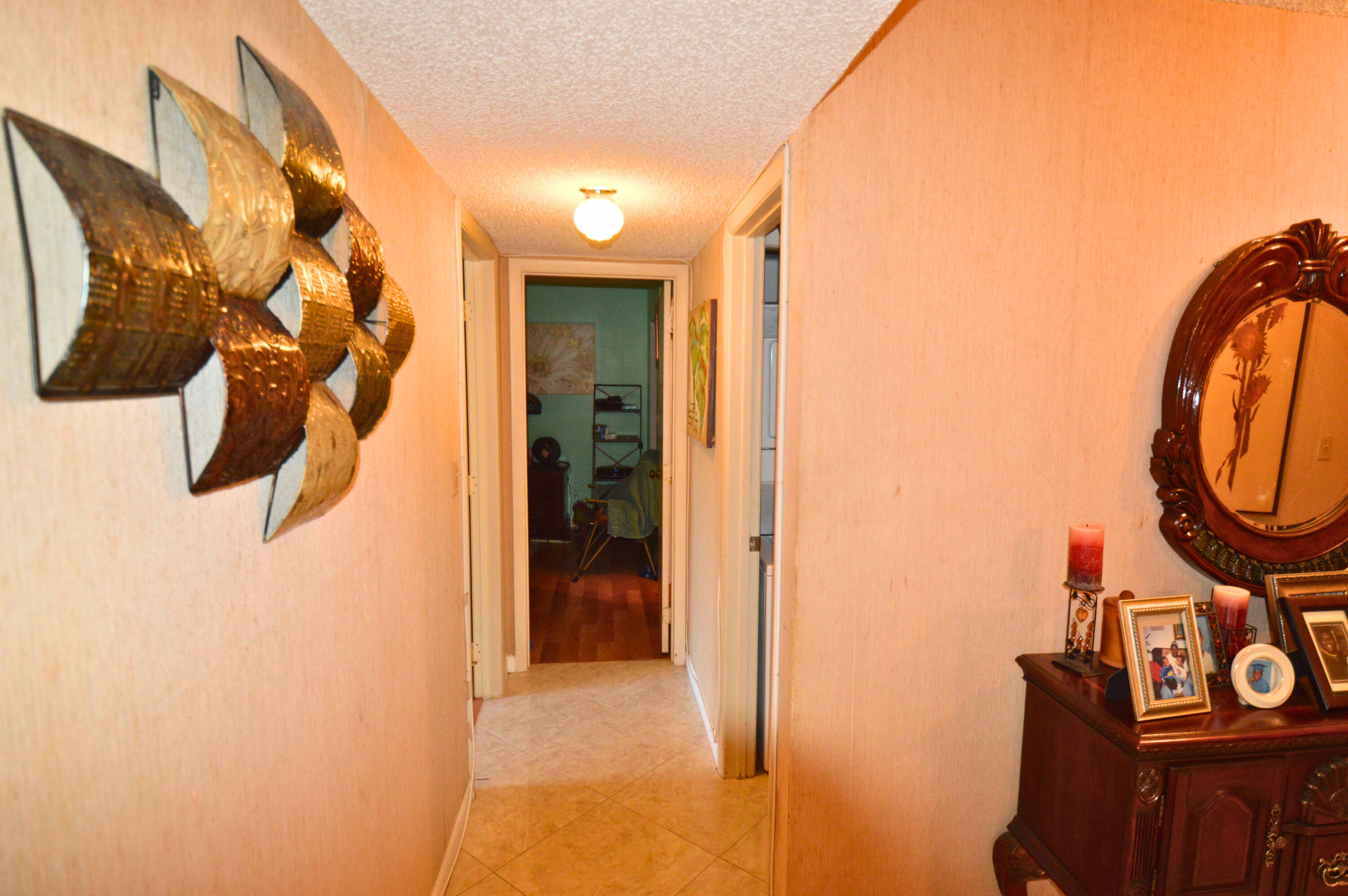 INVERWOOD CONDO - Residential