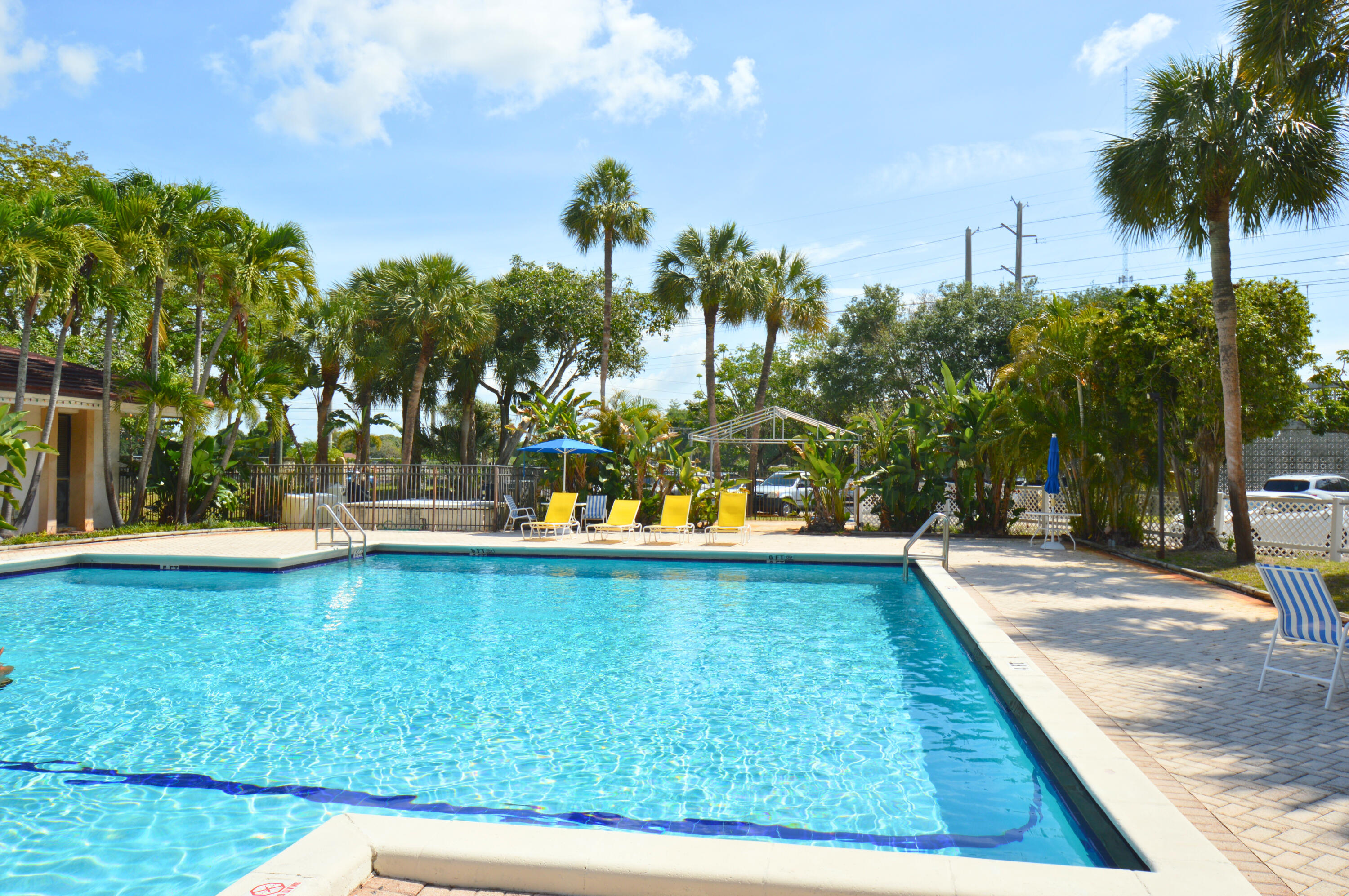 INVERWOOD CONDO - Residential