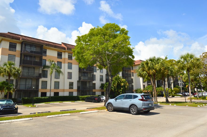 Perfect 2/2 for budget concerned buyers.  Plenty of space. Large outdoor patio. Needs some TLC. Priced below market and Seller offering $5000 move-in concession. Rentals permitted after one year.  Don't miss out on this opportunity!