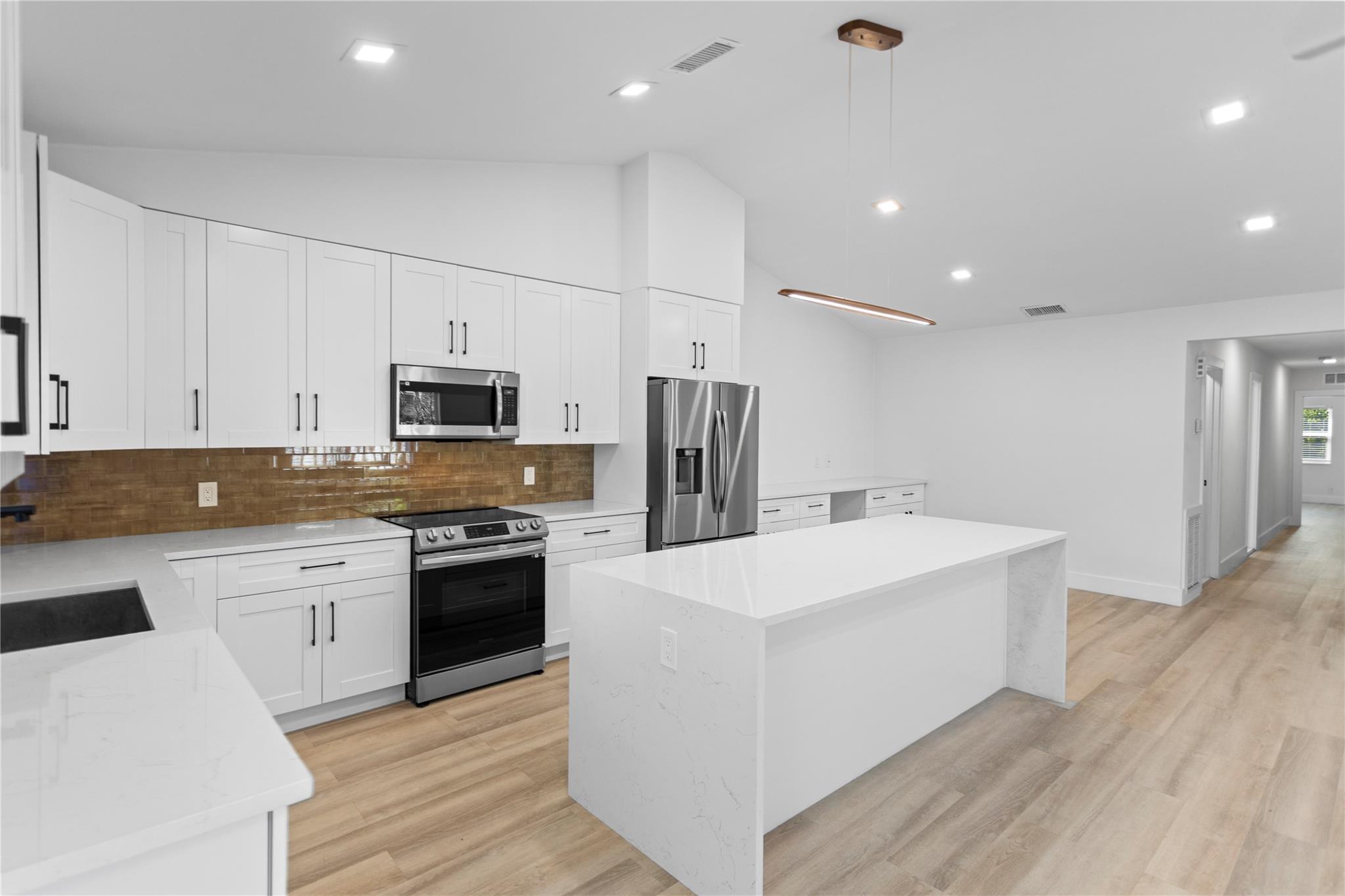 Oakland Park 2-38 B - Residential Lease