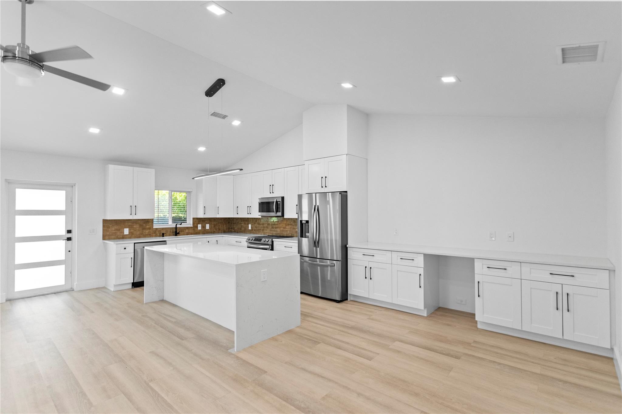 Oakland Park 2-38 B - Residential Lease